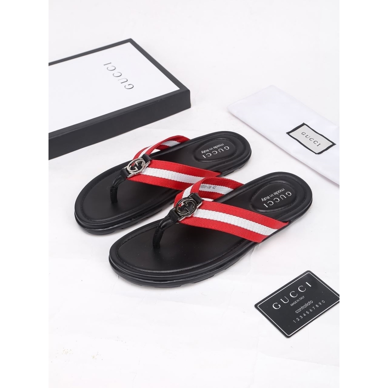 G*u*i slippers